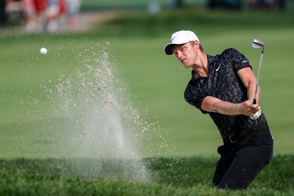Cameron Davis: What’s in the bag?
