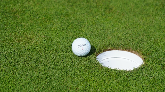 Golf ball review: the best golf ball brands for you